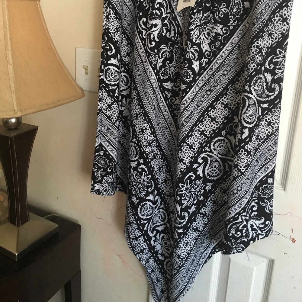 🌺SOLD🌺 !!!New!!! Women’s Asymmetrical skirt.